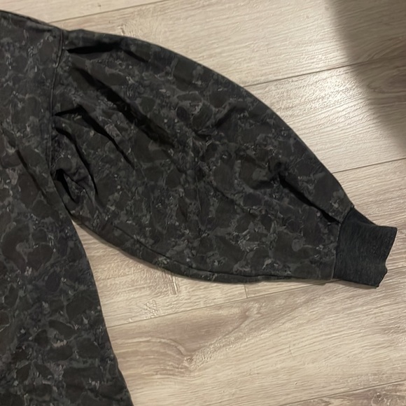 Z Supply sweater - Picture 2 of 3